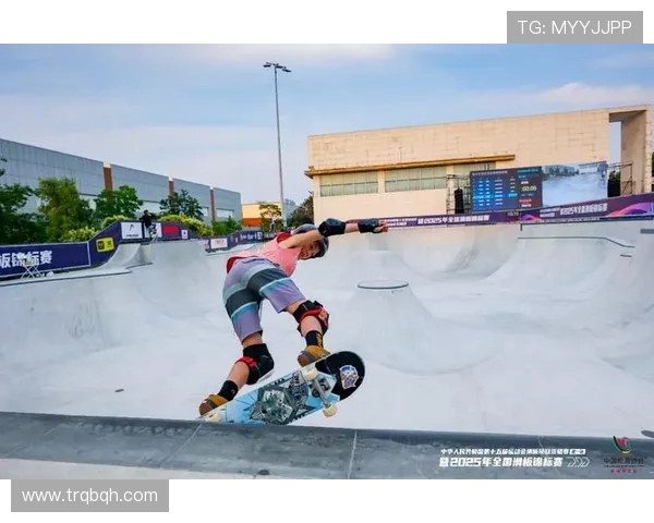 杭州滑板队荣获滑板比赛经验排行榜第三名展现实力与潜力 杭州滑板队荣获滑板比赛经验排行榜第三名展现实力与潜力