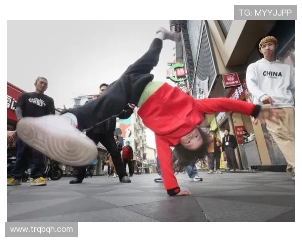 深入分析杭州街舞队的独特节奏与舞蹈风格解析 深入分析杭州街舞队的独特节奏与舞蹈风格解析