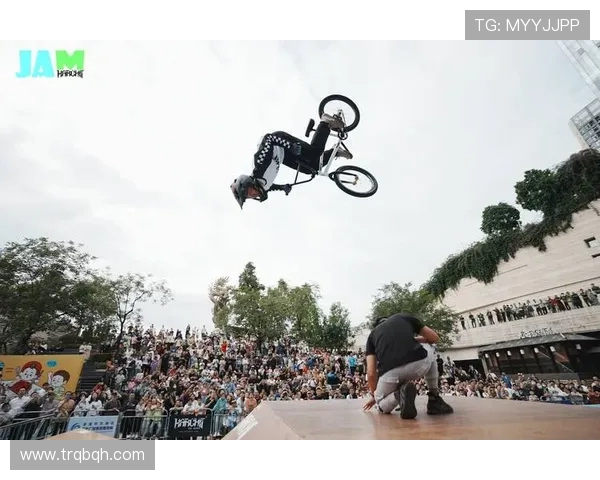 深圳滑板队在极限运动联赛中的默契配合与精彩表现分析 深圳滑板队在极限运动联赛中的默契配合与精彩表现分析