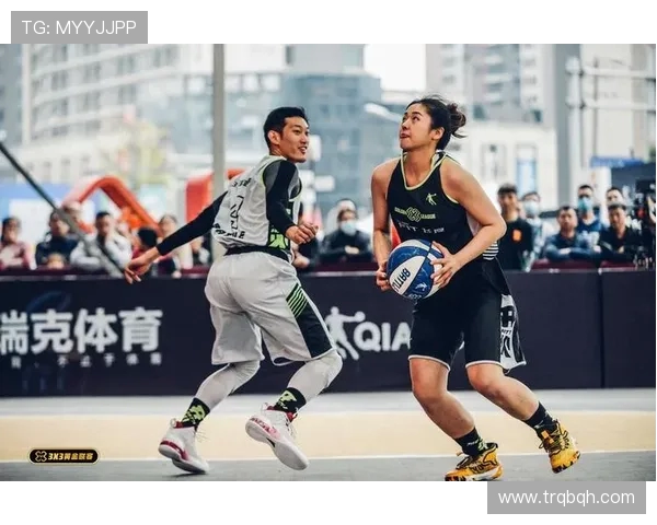 赛后分析：北京篮球队与成都篮球队的战术对决与策略探讨