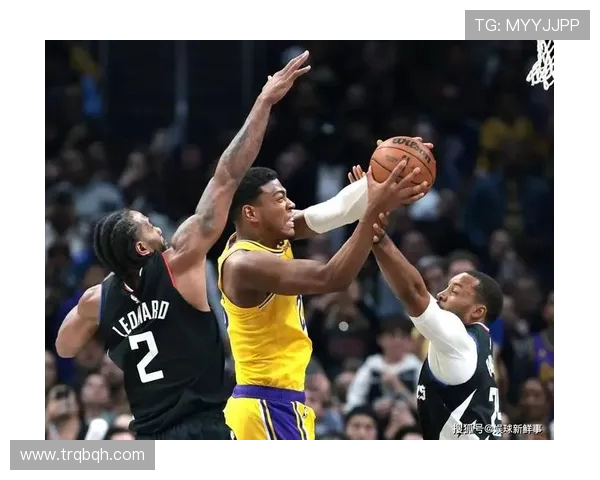 2017年湖人队与快船队精彩对决回顾与分析