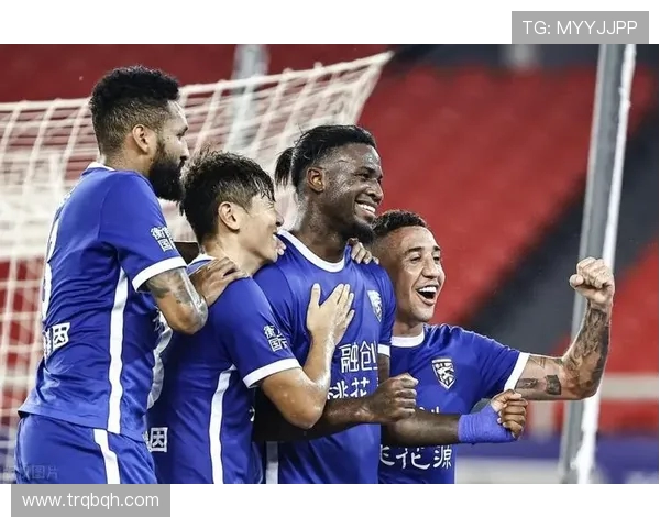 赫尔辛堡与天狼星激战正酣比分揭晓引发球迷热议 赫尔辛堡与天狼星激战正酣比分揭晓引发球迷热议