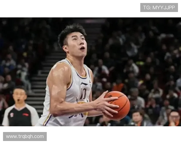 邹雨宸:从篮球新星到职业生涯的辉煌转折与成长之路 邹雨宸:从篮球新星到职业生涯的辉煌转折与成长之路