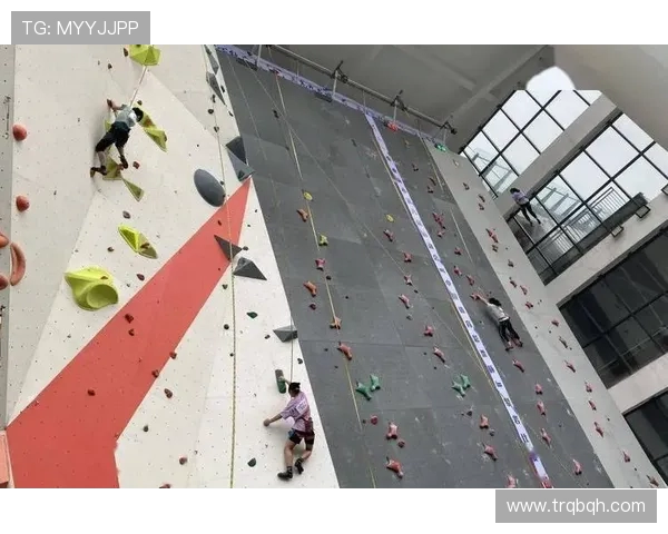 重庆攀岩队比赛经验分享与技巧探讨助力攀岩爱好者成长 重庆攀岩队比赛经验分享与技巧探讨助力攀岩爱好者成长