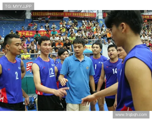 重庆排球队包夹战术解析与排球热点动态探讨 重庆排球队包夹战术解析与排球热点动态探讨