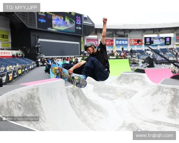 上海滑板队在极限运动联赛中以98分稳居积分榜首位