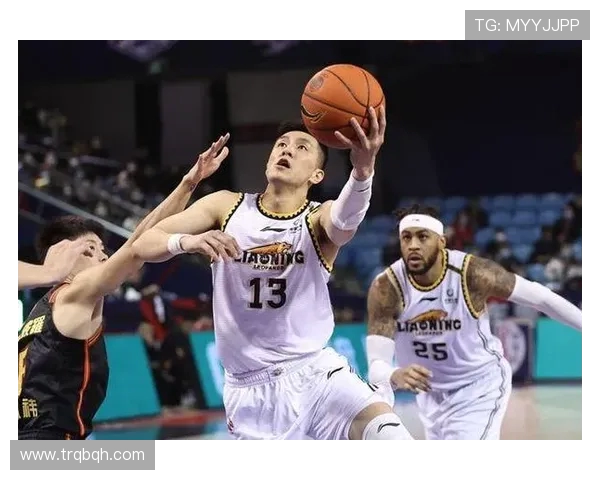 北京篮球队耐力之争引发热议球迷对球队体能状态的深度讨论