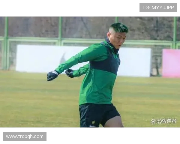 南京飞盘队战术之争引发热议球迷与教练各执己见的背后故事